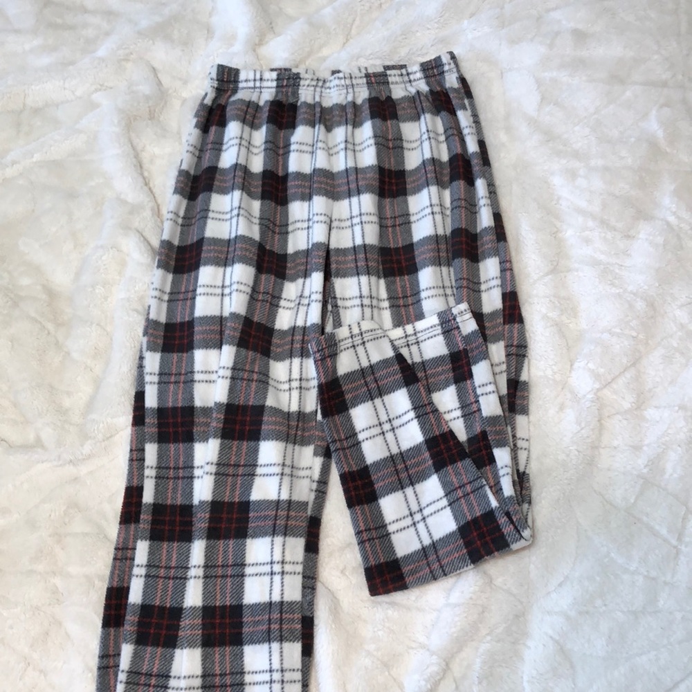 Cute checkered pajama pants!